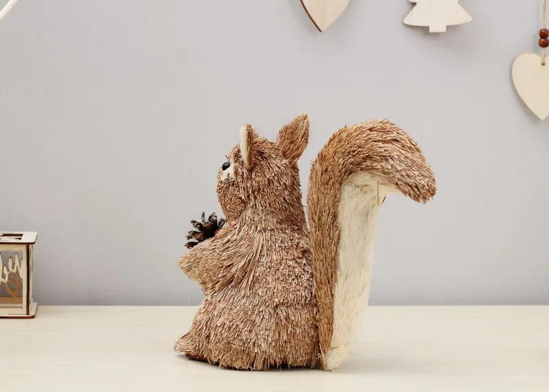 Amazon hot sale bulrushes squirrel for home and Christmas decoration