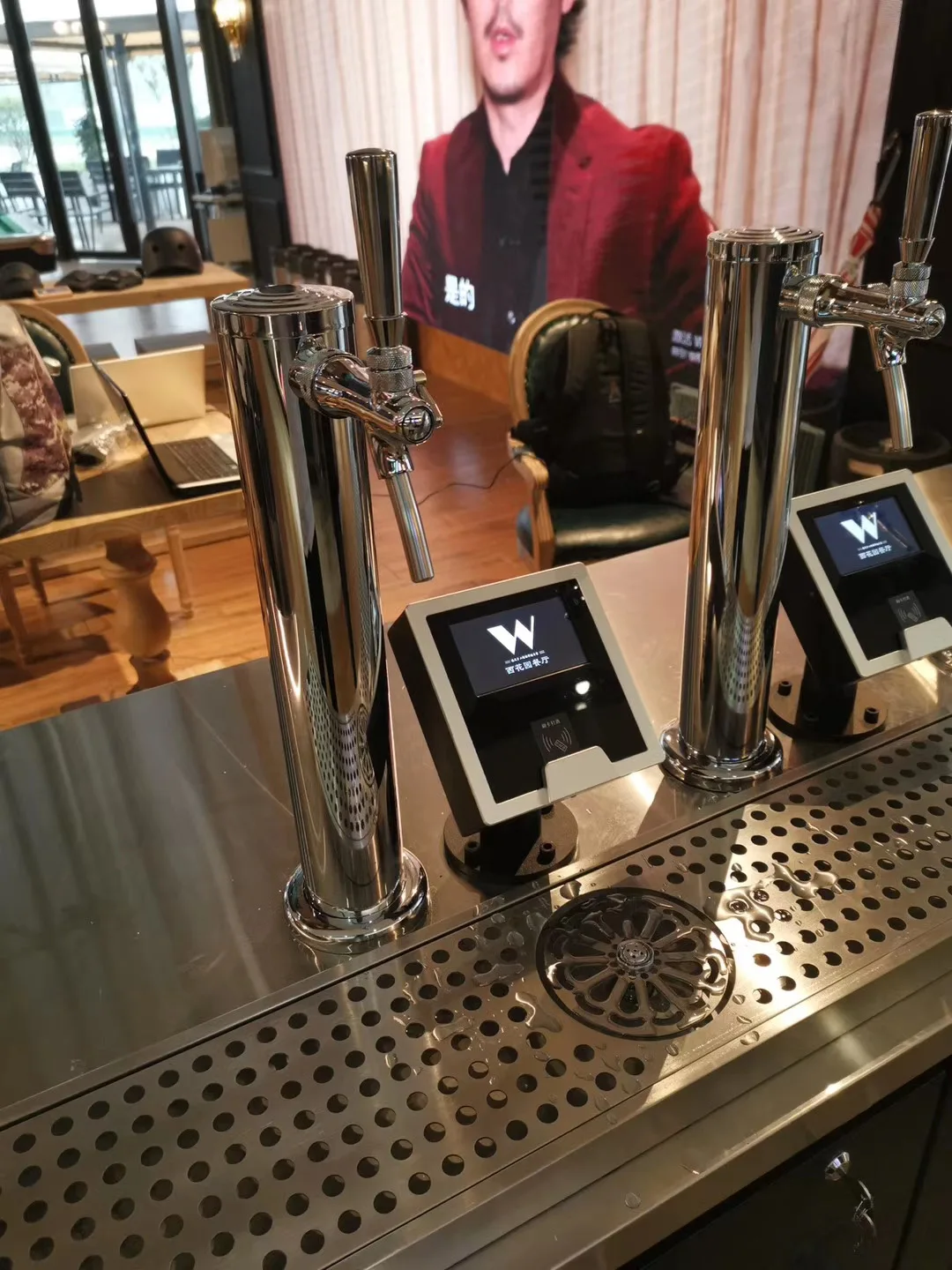 
Self-serve beer tap mobile beer counter kegerator self serve beer cooler 