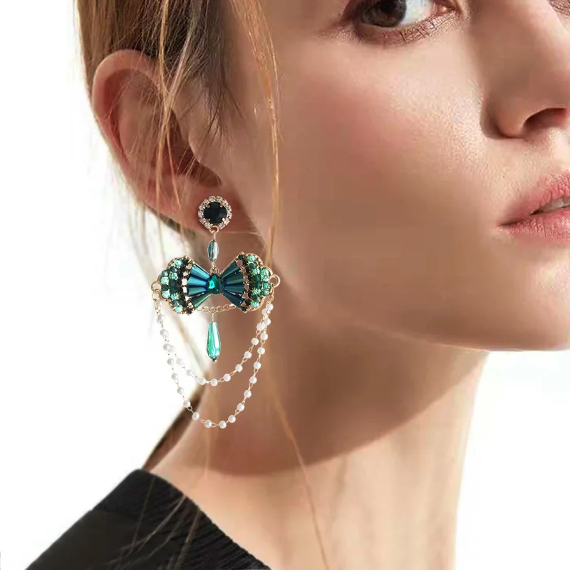 

Baroque Female Retro Green Exaggerated Crystal Chain Earrings Rice Beads Silver Needle Earrings