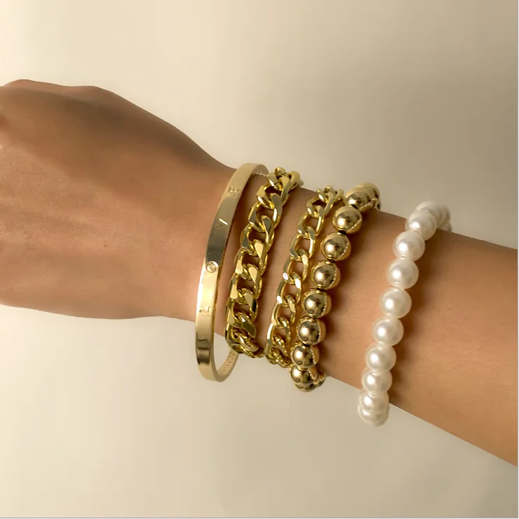 

Wholesale Fashion C-shaped adjustable glossy bracelet ins punk multilayer imitation pearl chain bracelet