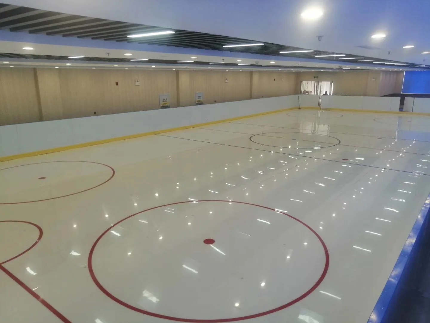 耐磨合成溜冰场好价格移动冰场