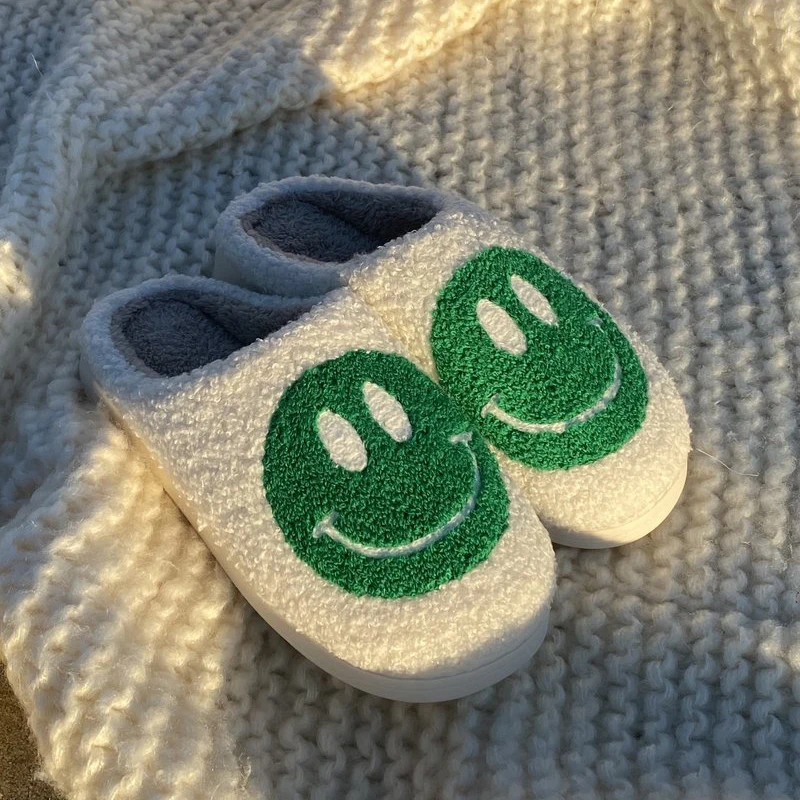 

Winter Fashion Smiley Face Slippers Cloth Toe Plush Indoor Slides Slippers Women comfortable Furry slippers