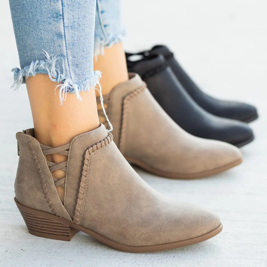 

Women Low Cut Ring and Buckle Booties Cross Strap Accented Shoes - Short Chunky Heels, Picture showns