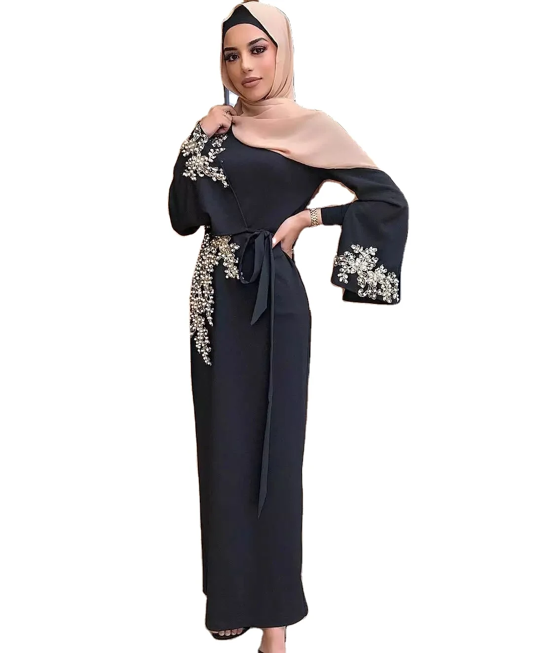 

Embroidered beaded dress Muslim women dress Elegant personality long sleeve lace robe muslim