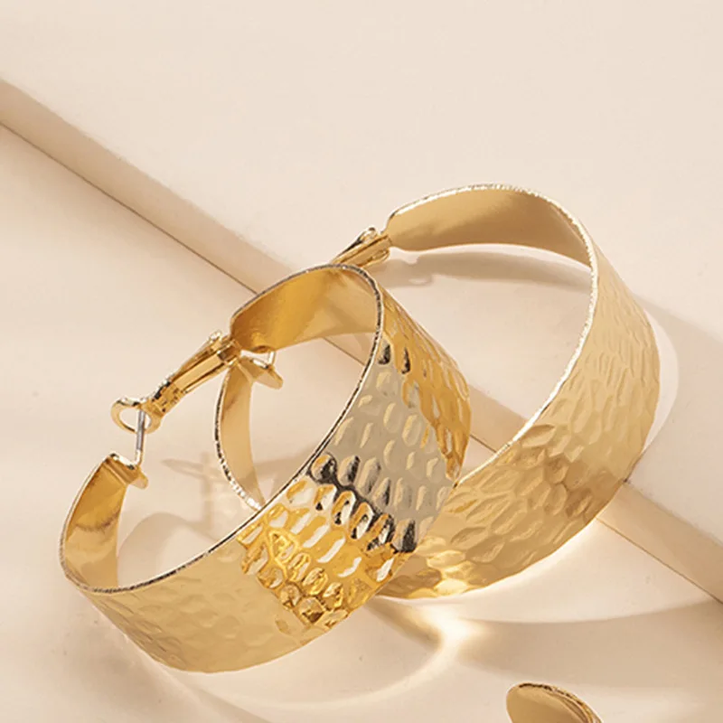 

Chic Geometrical Metal C Shaped Hoop Earrings, As picture