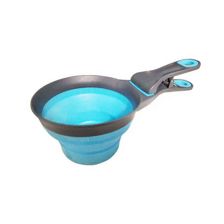 

Y1916 Pet Dog Cat Folded Collapsible Measure Food Scoop Spoon Measuring Cup with Sealing Clip, Random