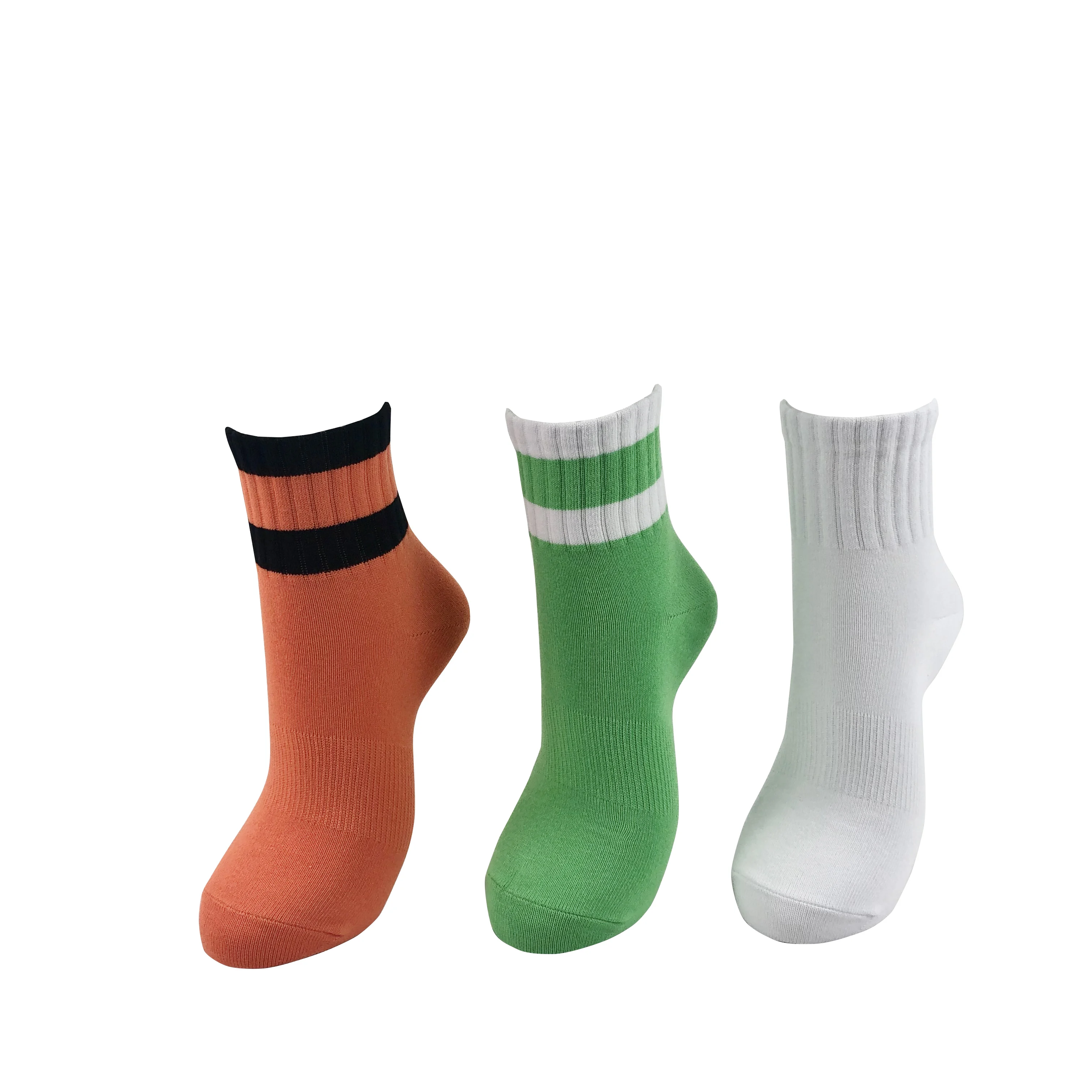 

2020 Customized Sport Socks printed with Letters Soft Cotton With Logo Wholesale Socks