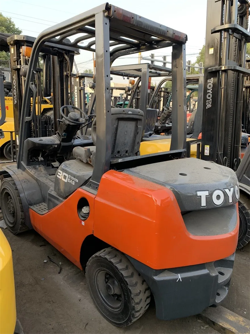高品质 toyota100 % diesel 8fd30 3 吨日本叉车出售