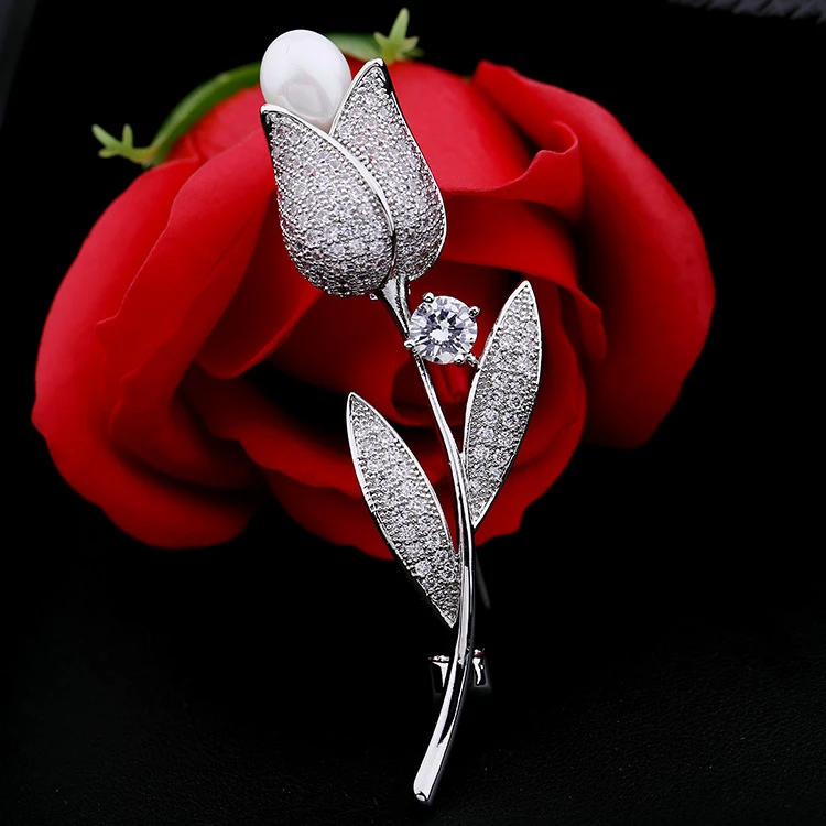 

Widely Used Professional Factory Factory Direct Price Rose Flower Pearl Lady Brooch