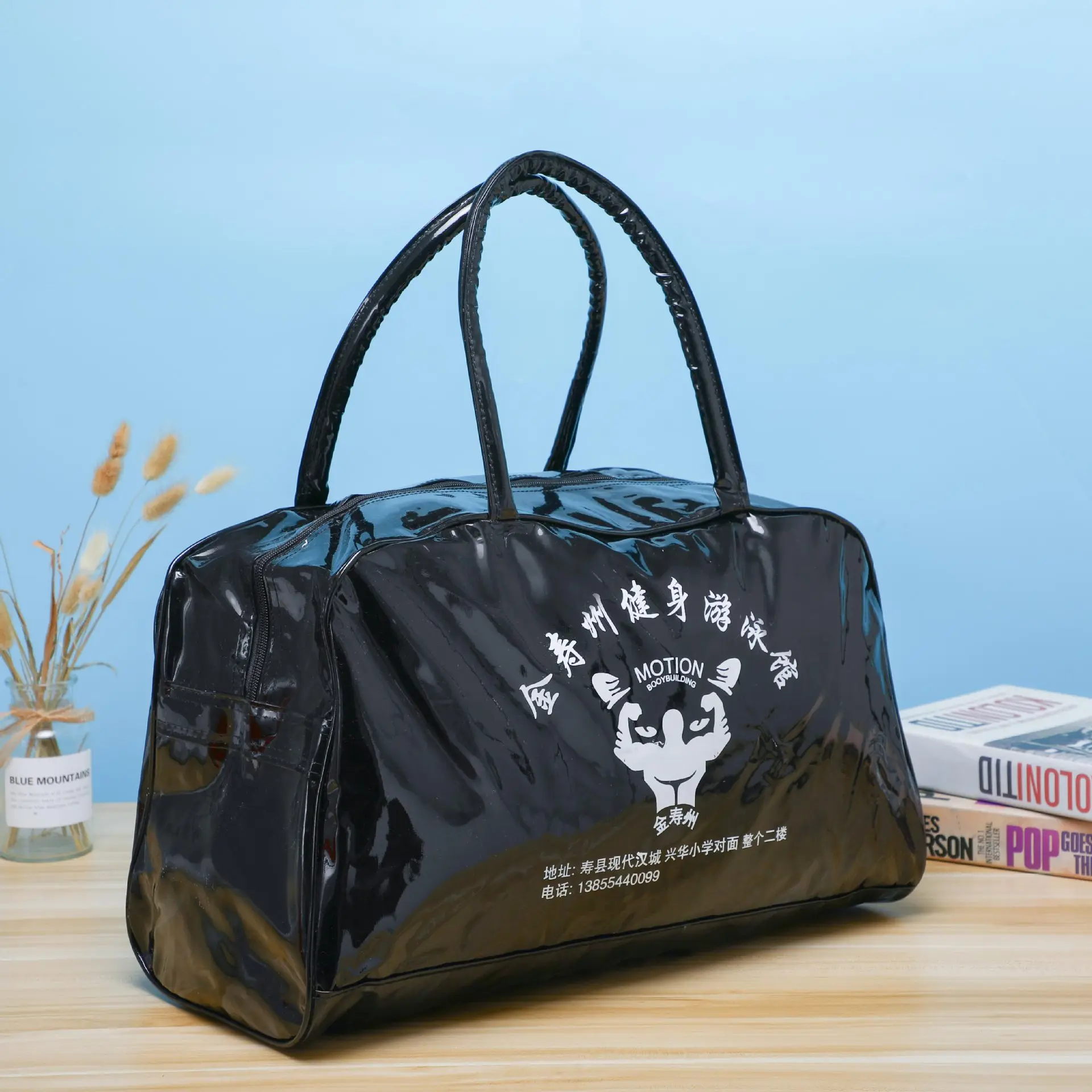 

Portable patent leather travel large capacity one shoulder clothing storage bag dry and wet isolation custom gym bags, Multicolor