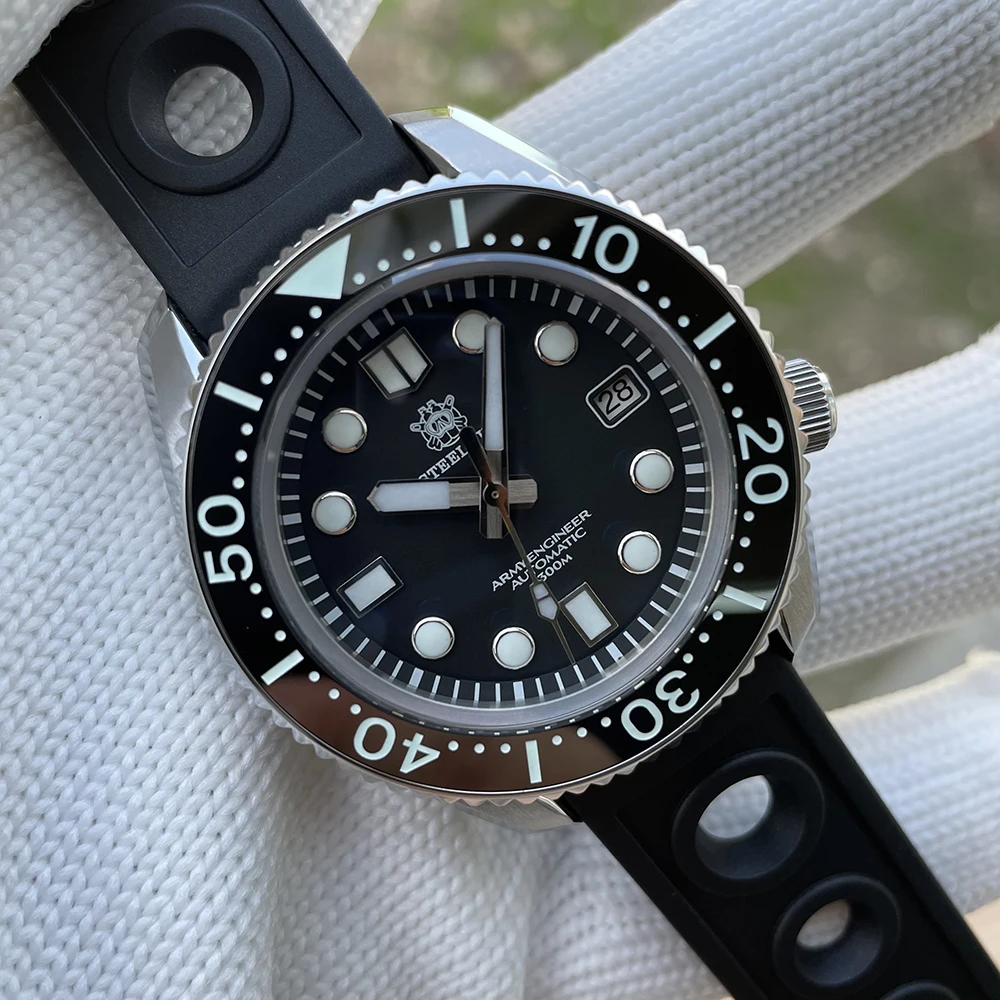 

SD1968 Stock Supply Steeldive Brand 300m Water Resistant Ceramic Bezel NH35 Diver Watch Automatic