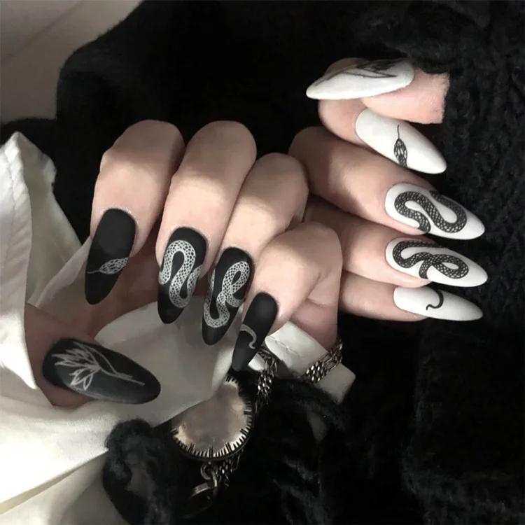 

24 Pcs Dark Black White Snake Wearing Manicure Cusp False Nail Press on Acrylic Nails, As pic