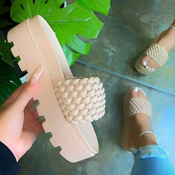 

New 2021 beach outdoor large size platform sandals woman slippers 2021 for women custom, Customized color