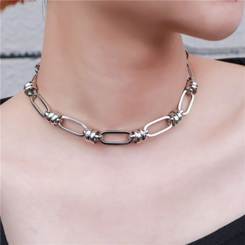 

Women's Temperament Metal Hollow Necklace Geometric Simple Oval Chain Necklace