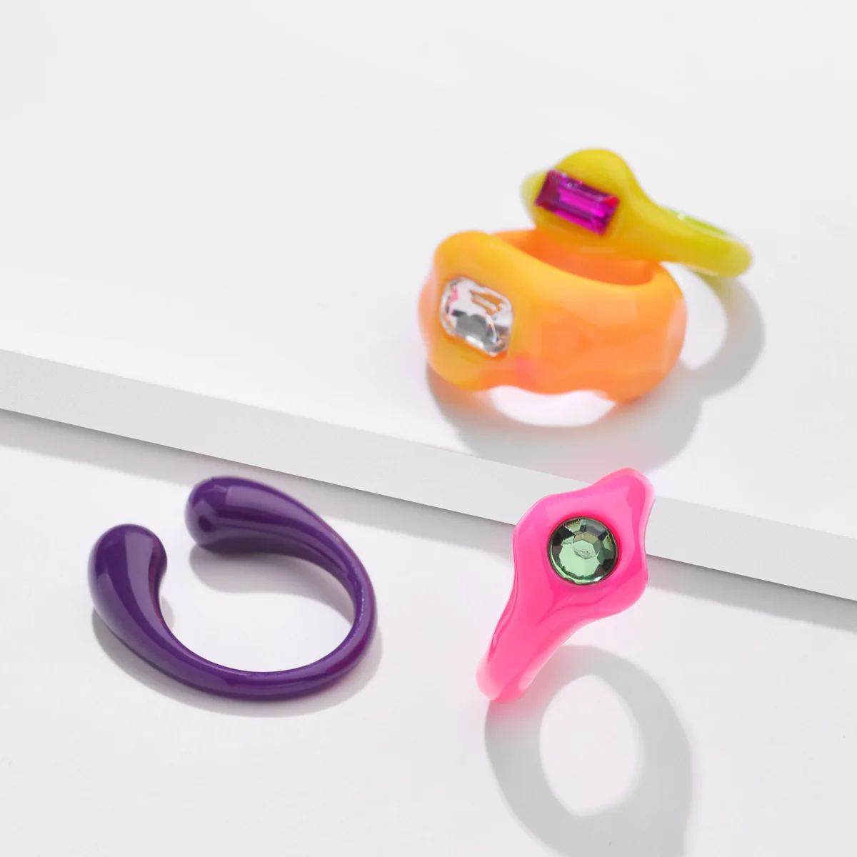 

4pcs/set Fashion Cute Candy Color Chunky Heart Resin Acrylic Rings jewelry, As the pictures