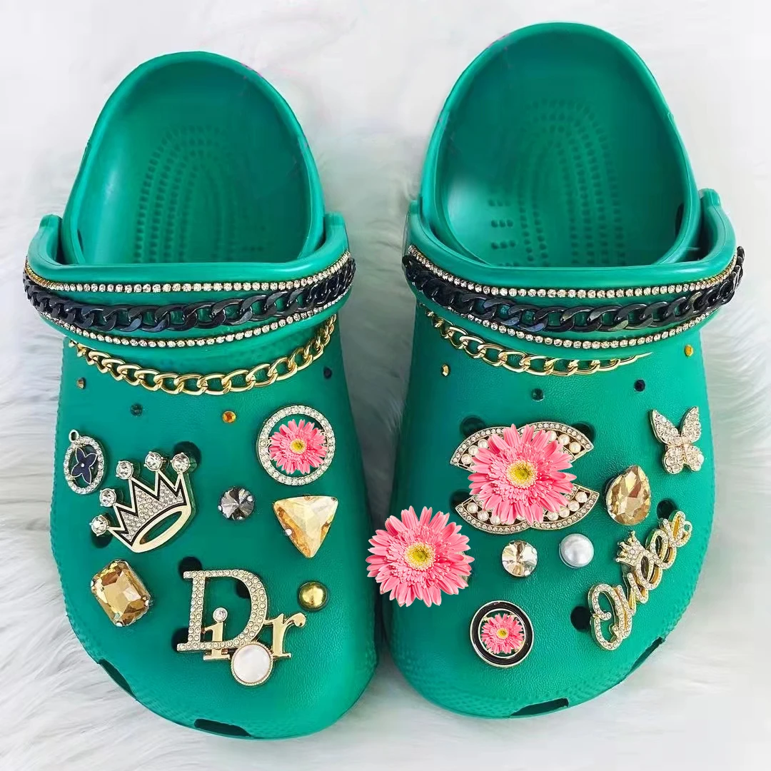 

2022 Hot Design diamond chains and pearls bling Girl Gift corc Decoration luxury shoes croc charms luxury metal