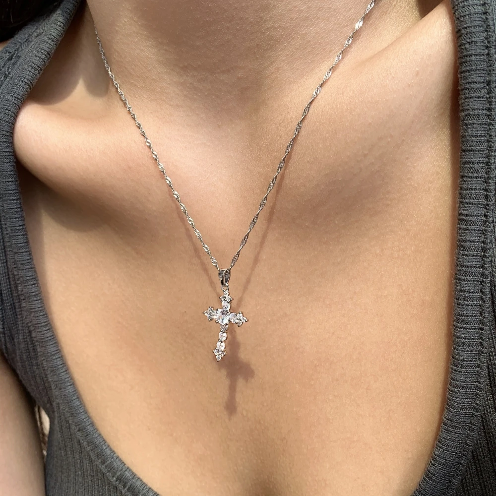 

Dylam Wholesale Jewelry Vendors Vermeil Minimalist Zirconia 18k Gold Necklace Statement Trendy Sterling Silver Heart Necklace