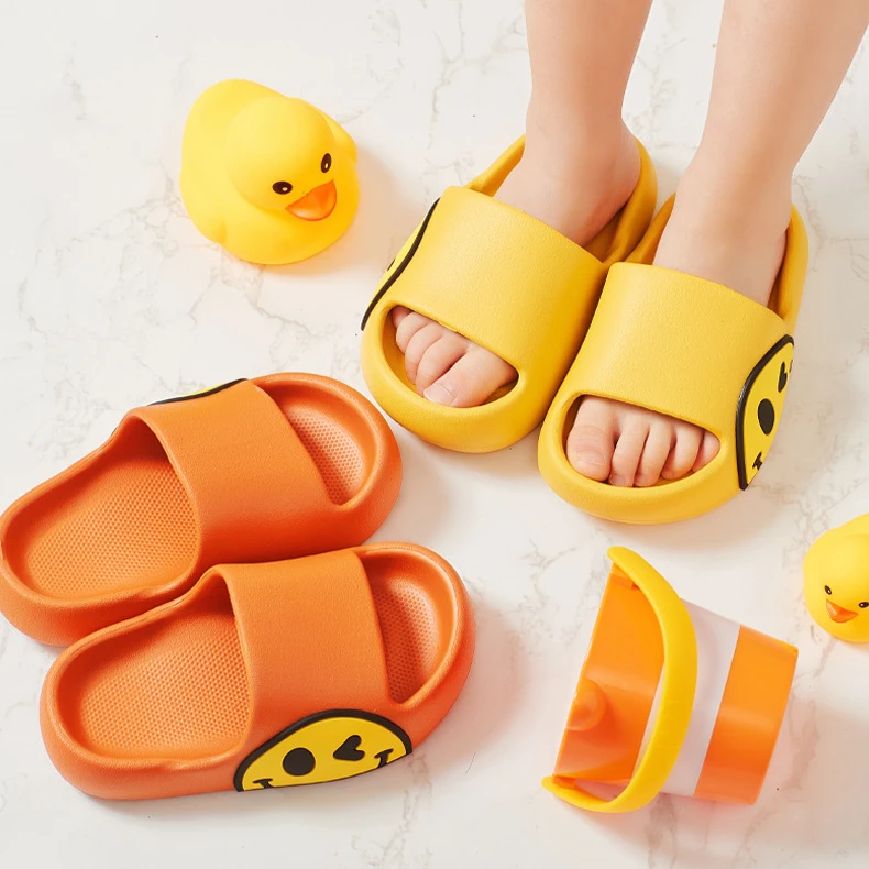 

Children Slippers Boys Girls Cartoon smile Beach Sandals Summer Shoes For Kids EVA Non-slip Cute Soft Indoor Bathroom Slides