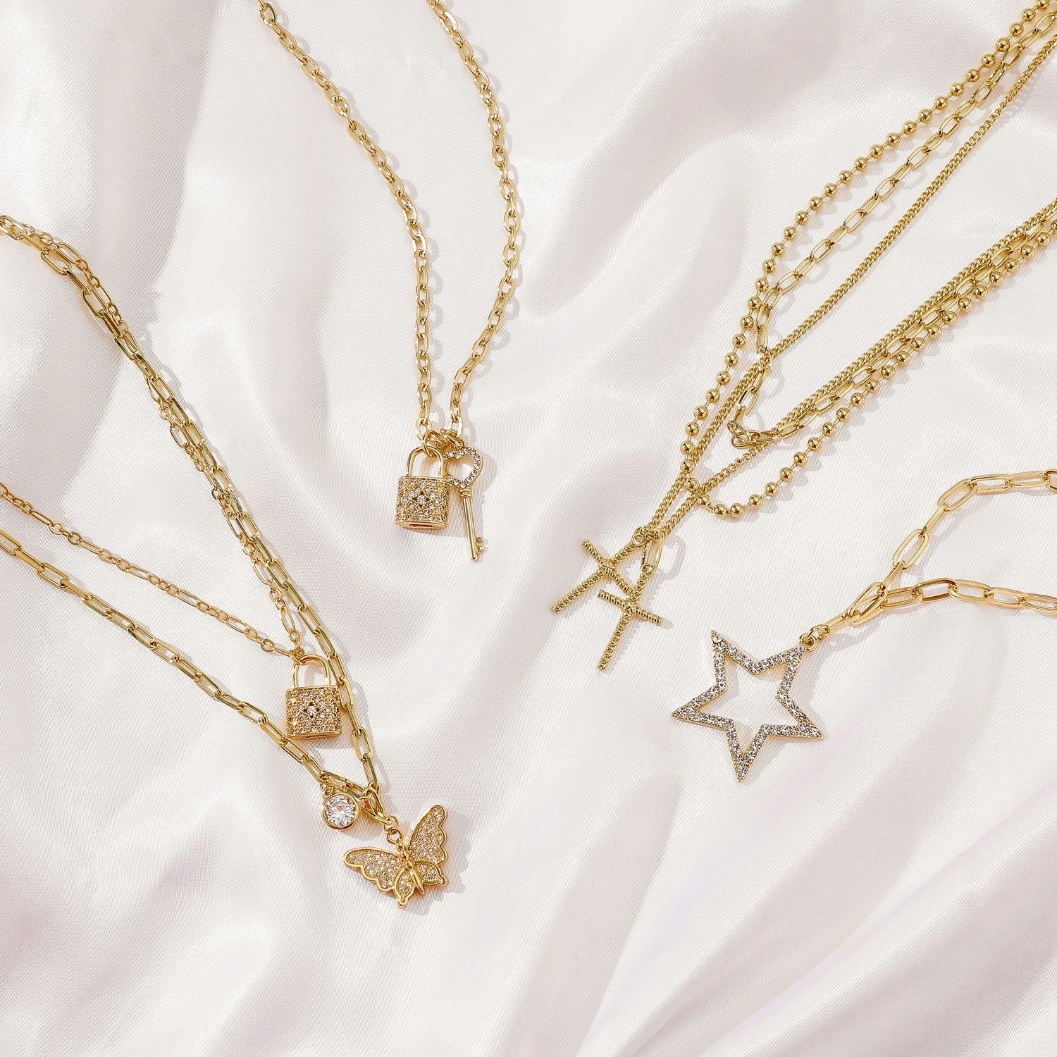 

Exquisite Fancy Jewelry Cross Lock Necklace Copper Star Pendant Popular Butterfly Pendant Necklace For Women