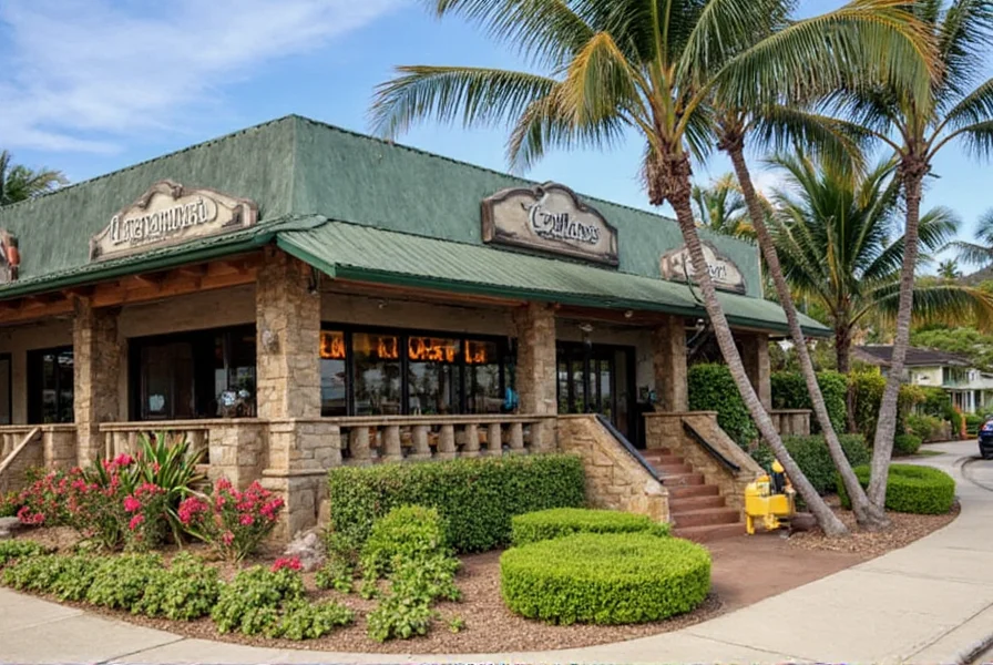 Innenbereich von Cinnamon's Restaurant Kailua mit Gästen beim Frühstück
