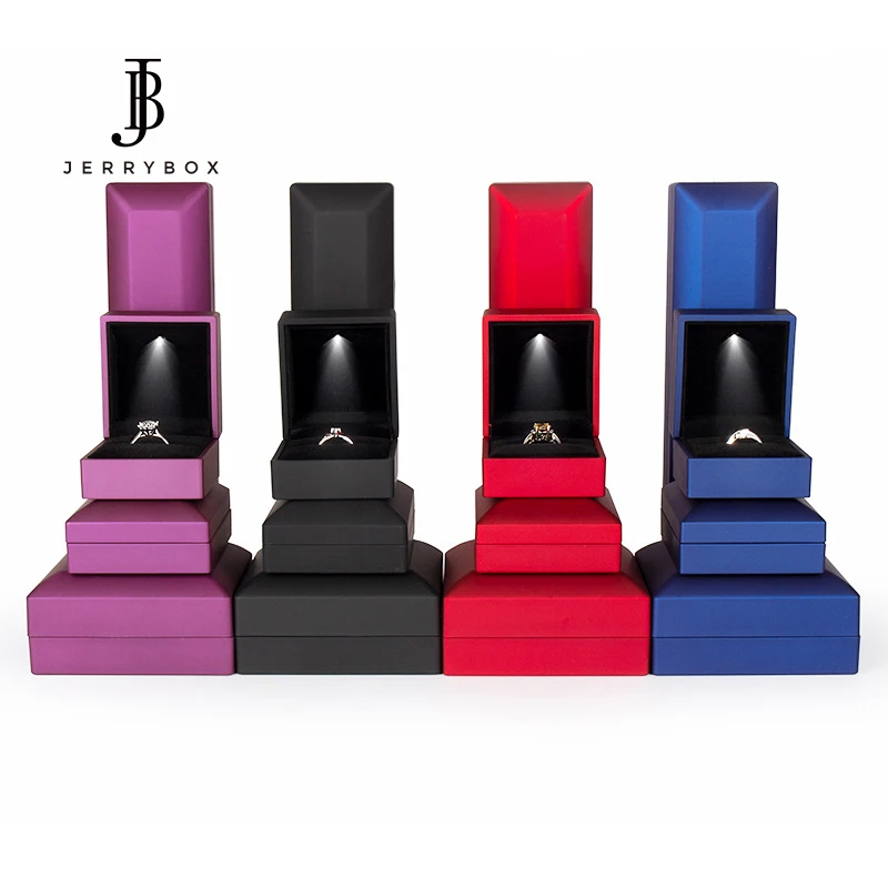 

Luxury Plastic Ring Set Jewelry Box with Led Light