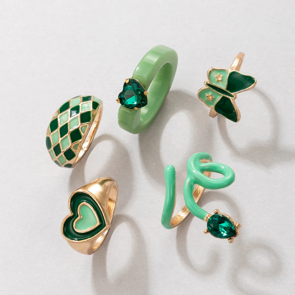 

Jachon 6 Pcs Vintage Butterfly Heart Shape Rings Set Gold Signet Rings For Women Chunky Green Enamel Knuckle Ring