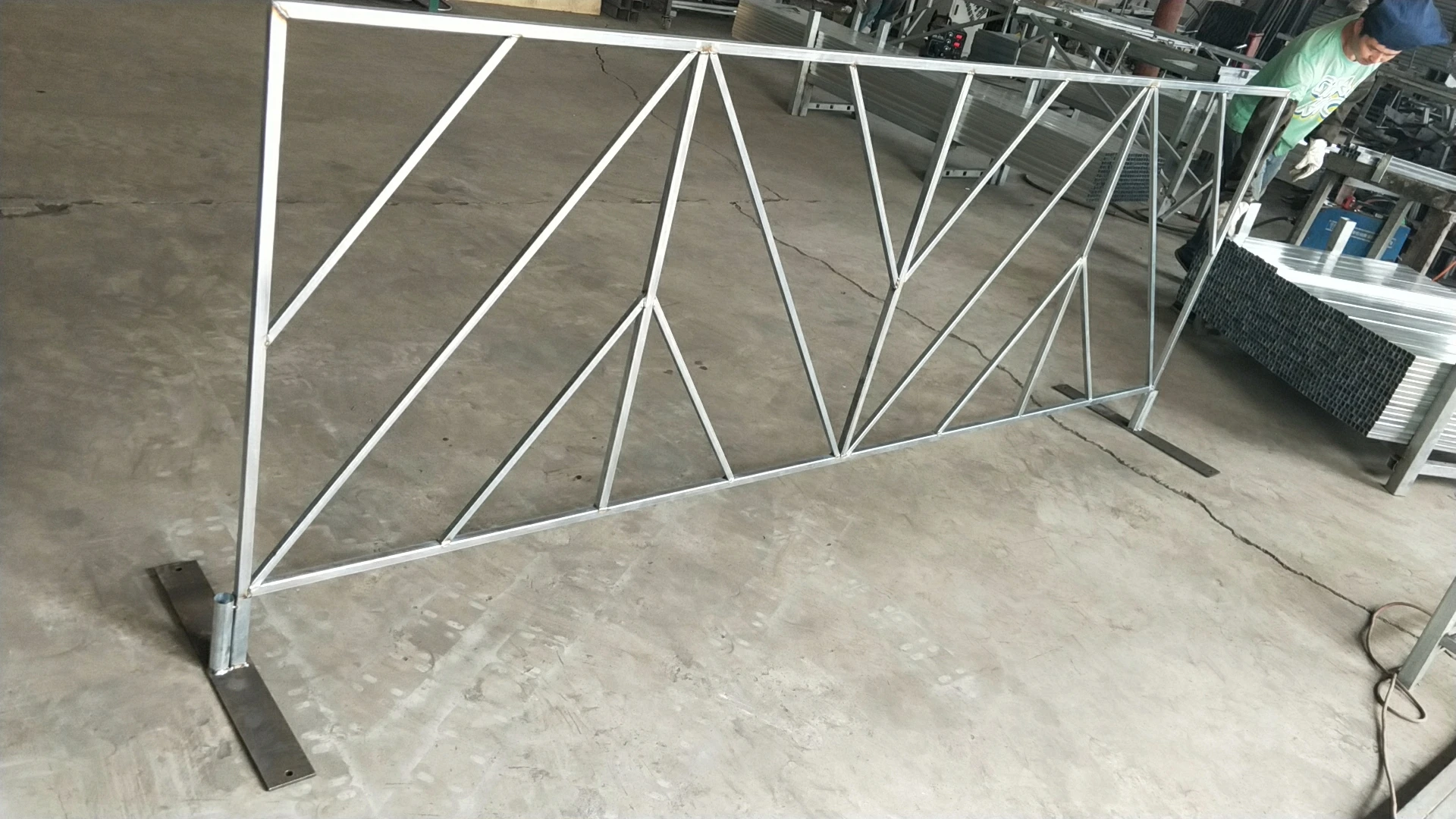 Road crowd control barrier /concert /events  orange / white / black barricades / metal  portable safety  fencing