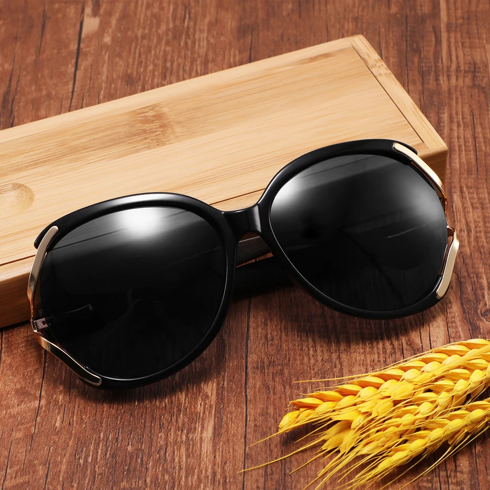 

CONCHEN Wooden Sun glasses Women Oversized Trendy Sun Glasses 2024 Luxury Metal Bamboo Temple Sunglasses