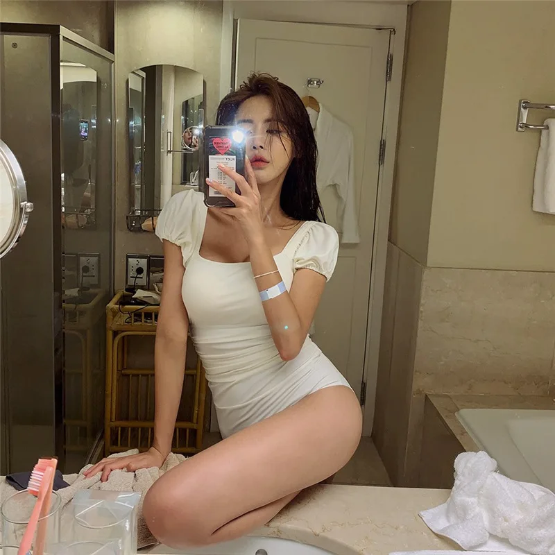 

YZ-0911 Hubble-bubble Sleeve French Retro Backless Sexy Hot Spring Bathing Suit One Piece Sexy White Swimsuit 2021