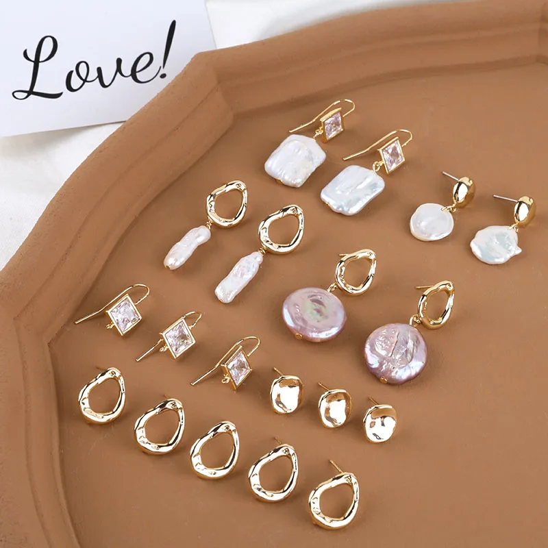 

Simple Baroque Irregular Pearl Zircon Multi Edge Geometric Earrings Long Pearl Eardrop Hoop Huggie Earrings, Picture shows