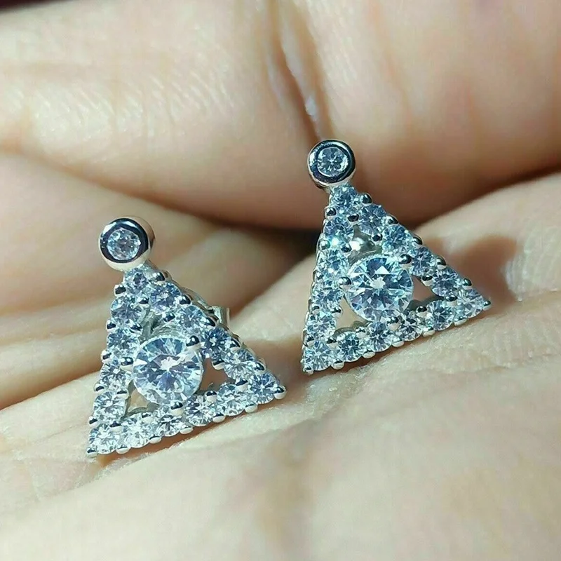 

Simple Stylish Triangular Stud Earrings for Girls With Shiny Cubic Zircon Fashion Versatile Ear Piercing Luxury Jewelry