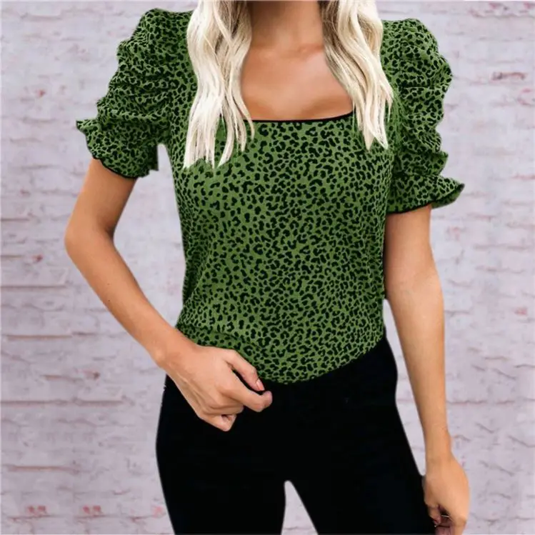 

PEARL 2021 Summer Latest Design Leaf-Trimmed Short Sleeves Slim Leopard Print T-Shirt Woman