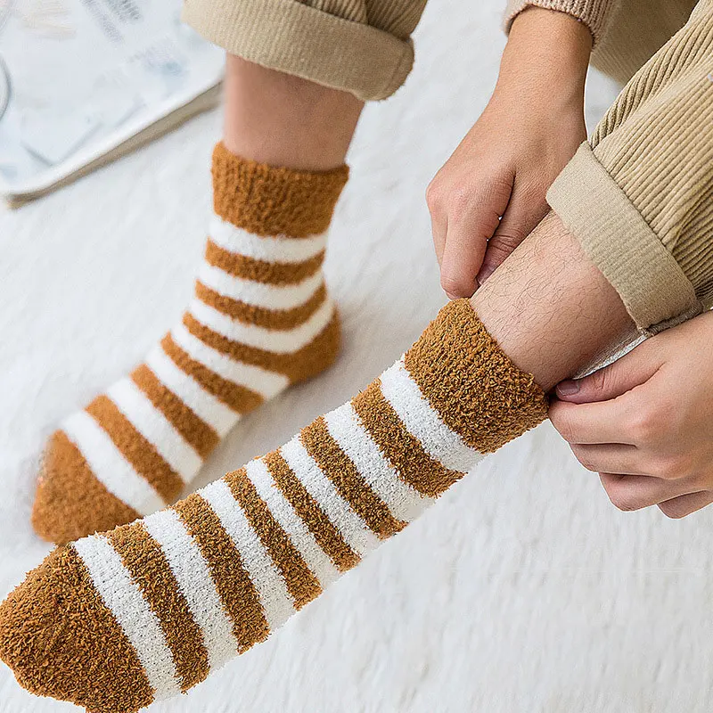 

Wholesale Winter Hot Sale Thick Coral Fleece Socks For Man Fashion Solid Plain Color Cozy Fuzzy Warm Men Socks