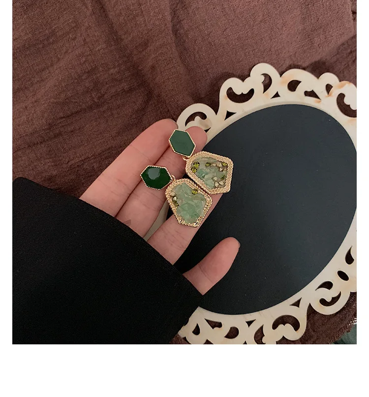 

2020 green natural stone exaggerated rhinestone earrings