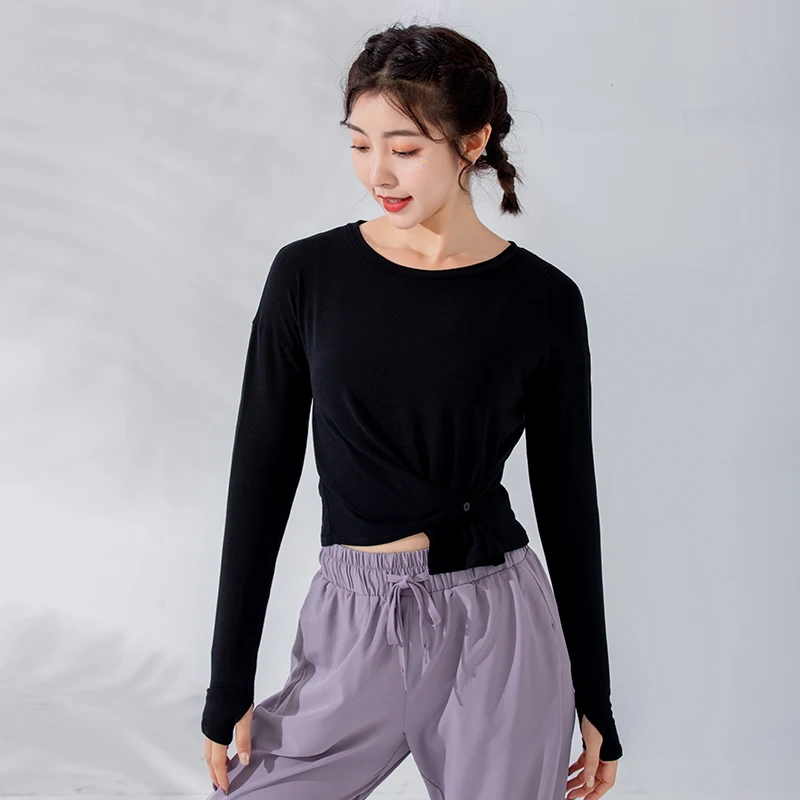 

Women's Basic Round Neck Long Sleeve T Shirts Casual Sports Fitness Tops Athletic Yoga Shirts with Thumb Hole Women