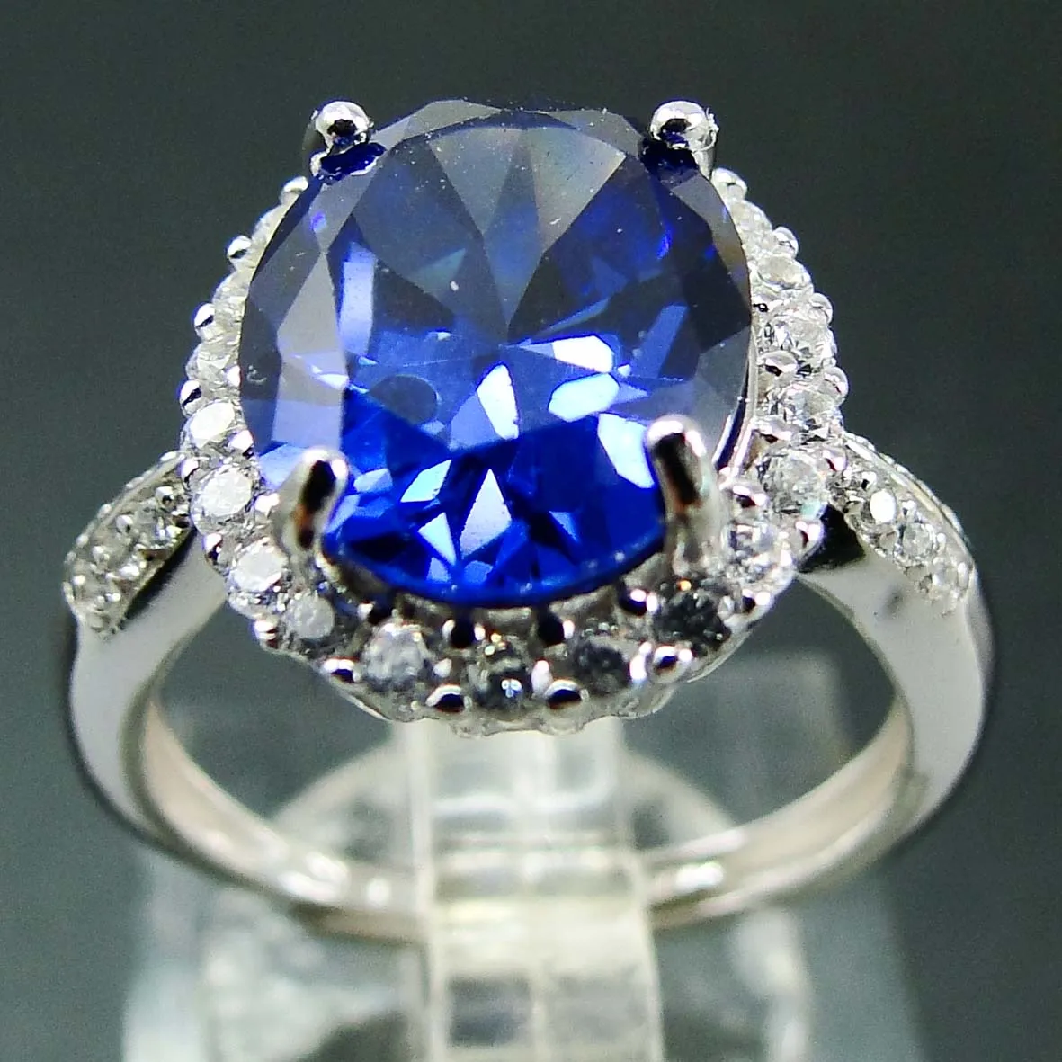 

Tanzanite Diamond Ring For Women 18K Solid White Gold Simulated Diamond Engagement Wedding Ring Blue Gemstone Ring Jewelry