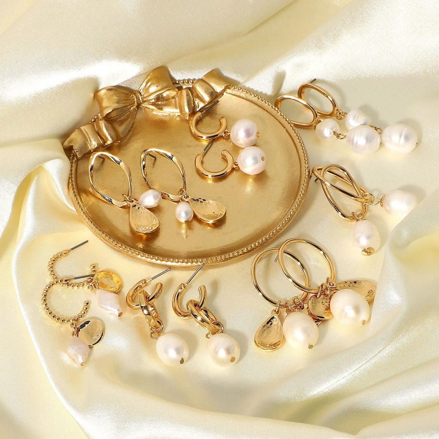 

Bridal 14k 18K Gold Dangle 925 White Pearl Hoop Cuff Earrings Set Pure Shell South Sea Natural Freshwater Stud Pearl Earrings, Picture shows