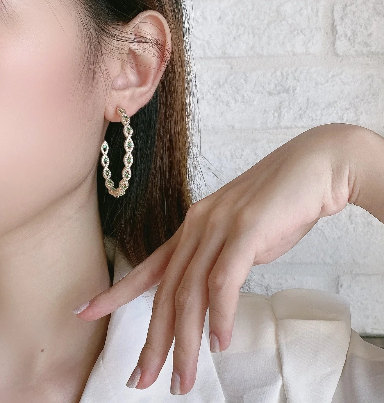 

2021 New Korean Style Trendy Gold Plated Hoop Earrings U Shaped Cubic Zirconia CZ Stone Multi Color Hip Hop Huggies Ear Women