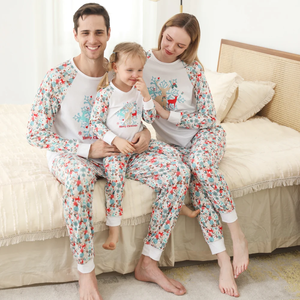 

Wholesale Christmas family Matching pajamas family homewear cartoon printing Loungewear Christmas Family Matching Pajamas set