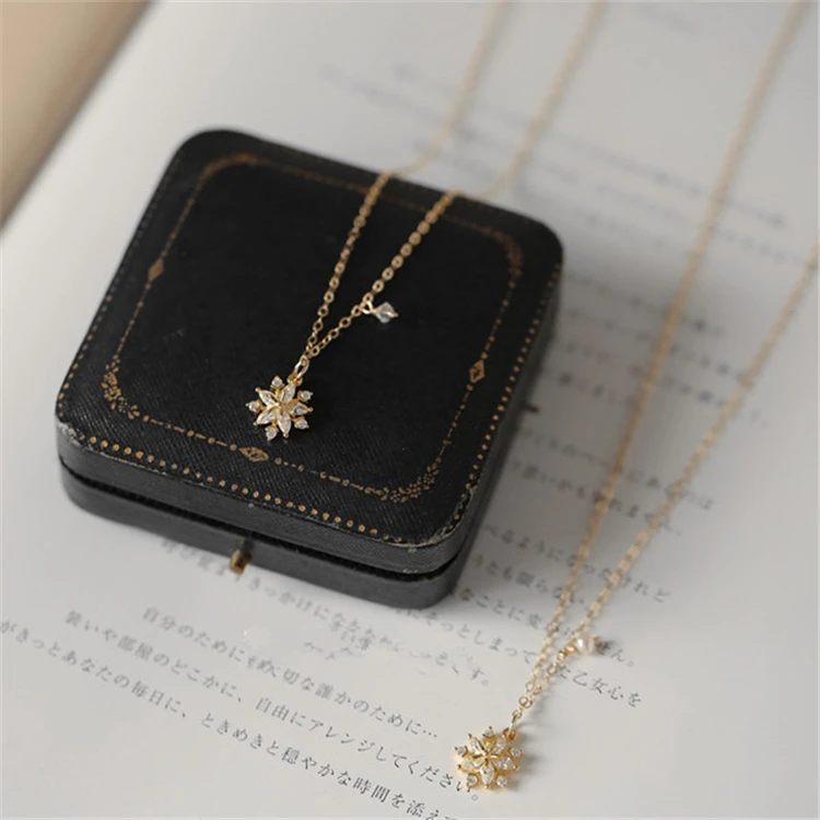 

2021 Dainty wholesale women luxury jewelry fashion necklaces