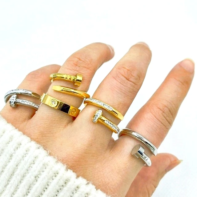 

Fashion 18k Gold Plated Love Couple Finger Rings Jewelry Women Men Stainless Steel Nail Rings