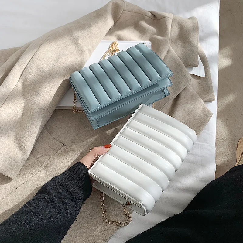 

2021 New Design Pleated Solid Color Chain Ladies Messenger Bag Purse Bag Fashionable PU Leather Female Handbag, As picture or custom