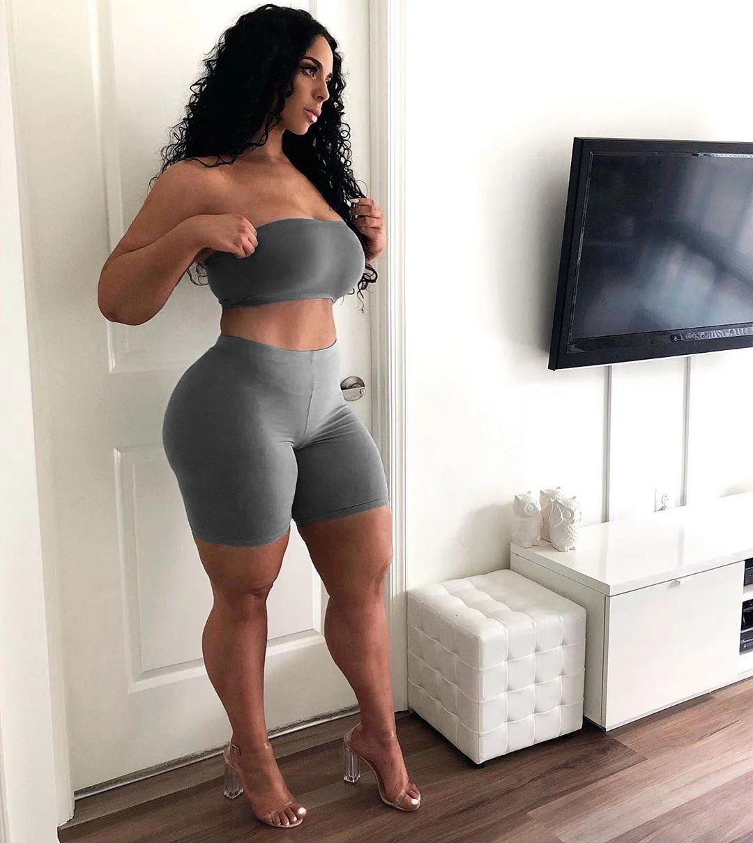 

2021 summer two piece crop top set women clothing 2 piece biker sweat shorts sets, Picture
