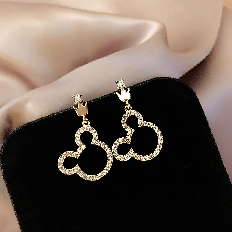 

2020 yiwu baoyu cute bear crystal earrings statement