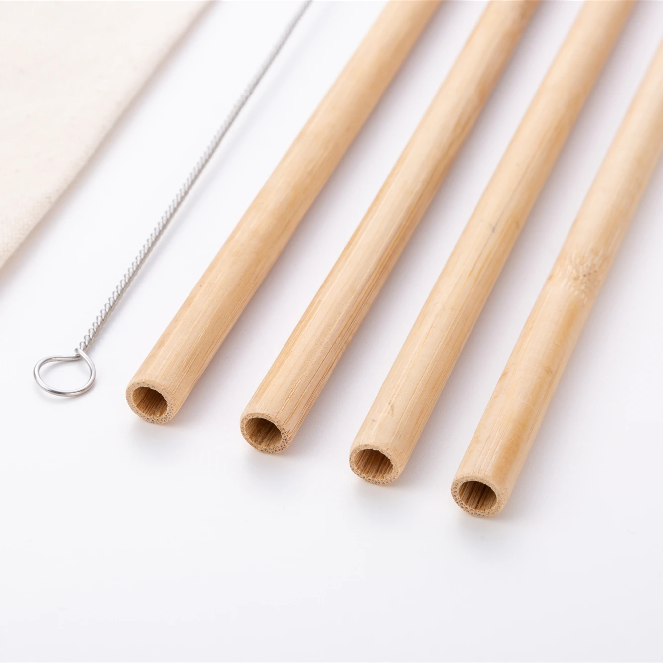 Biodegradable compostable natural reusable drinking bamboo straw with cleaner brush