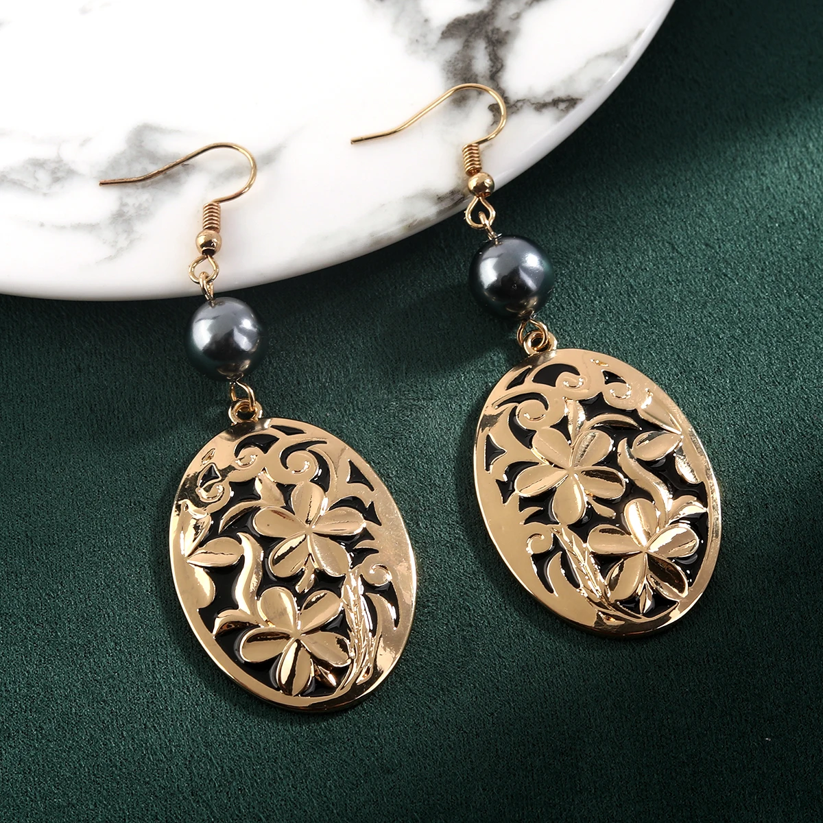 

2023 New design 18k gold plating oil drop round pendant flower dangle earrings popular black pearl earrings for women