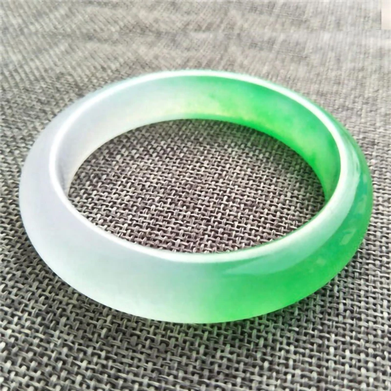 

Manufacturers Supply Natural Ice Kinds Of Quartzite Yuyang Green Wave Flower Bracelet Female Jade Bracelet Sent Lover