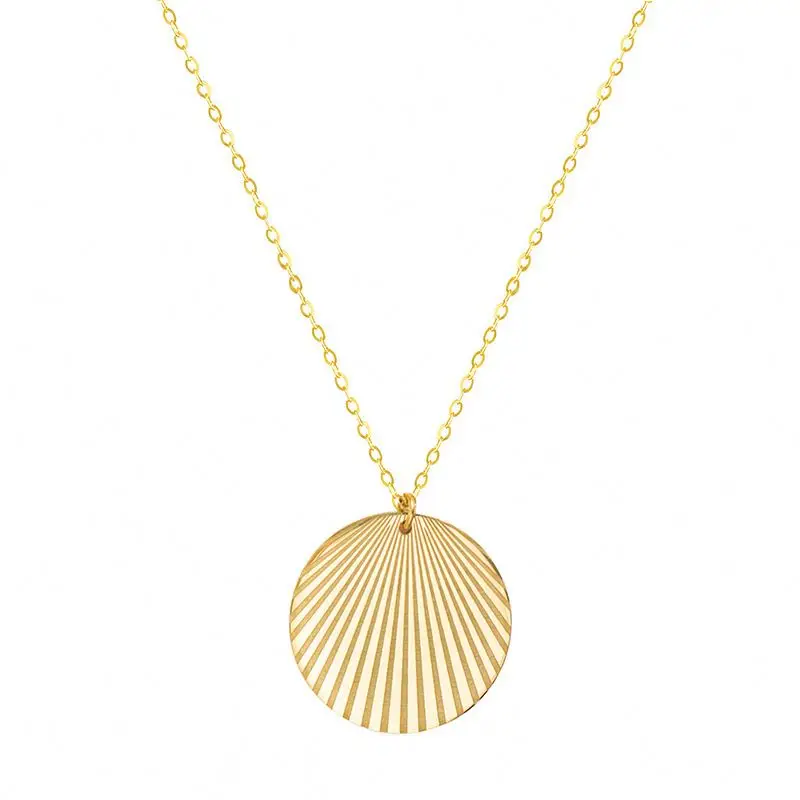 

Stainless Steel Golden Necklace European and American Personality Shell Pattern Round Pendant Necklace, Gold vacuum plated
