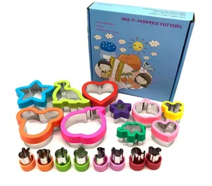 Image of 18pcs Animal Cartoon shaped stainless steel sandwich cutter and fruit and vegetable cutter set for kids child