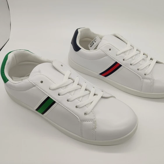 

2021new flats casual men shoes shoelaces skateboard latest fashion sneakers size40-45 versatile shoes in stock